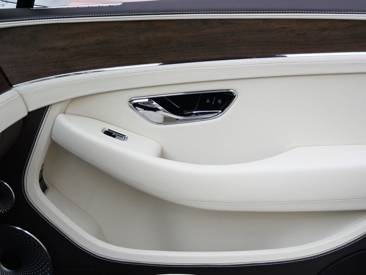 New 2026 Bentley Continental GTC AWD/4WD image 15