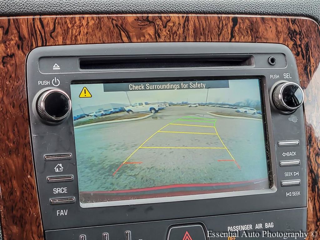 Used 2014 Chevrolet Traverse LT image 18