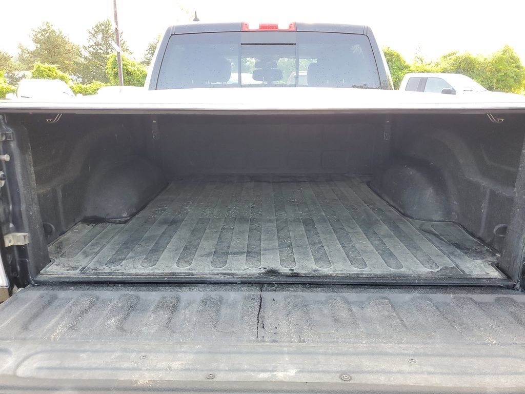 Used 2017 RAM 1500 Laramie AWD/4WD image 8