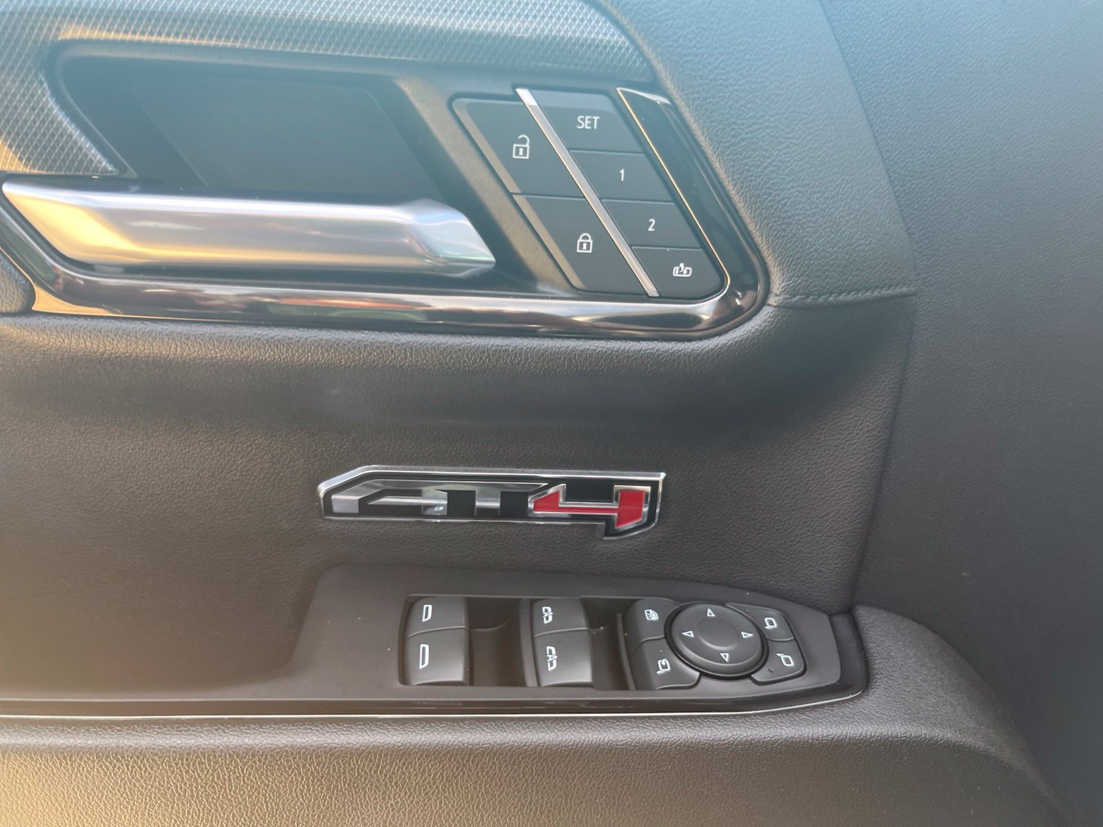 Used 2023 GMC Sierra 1500 AT4 w/ AT4 Premium Package AWD/4WD image 15
