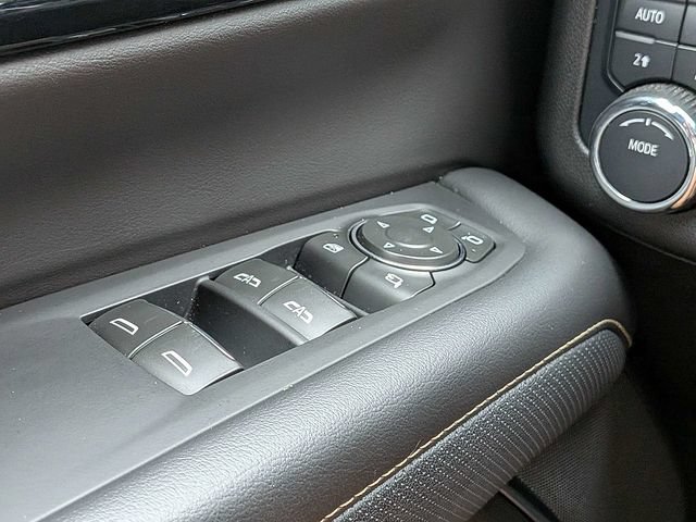 Used 2025 Chevrolet Tahoe Premier AWD/4WD image 26