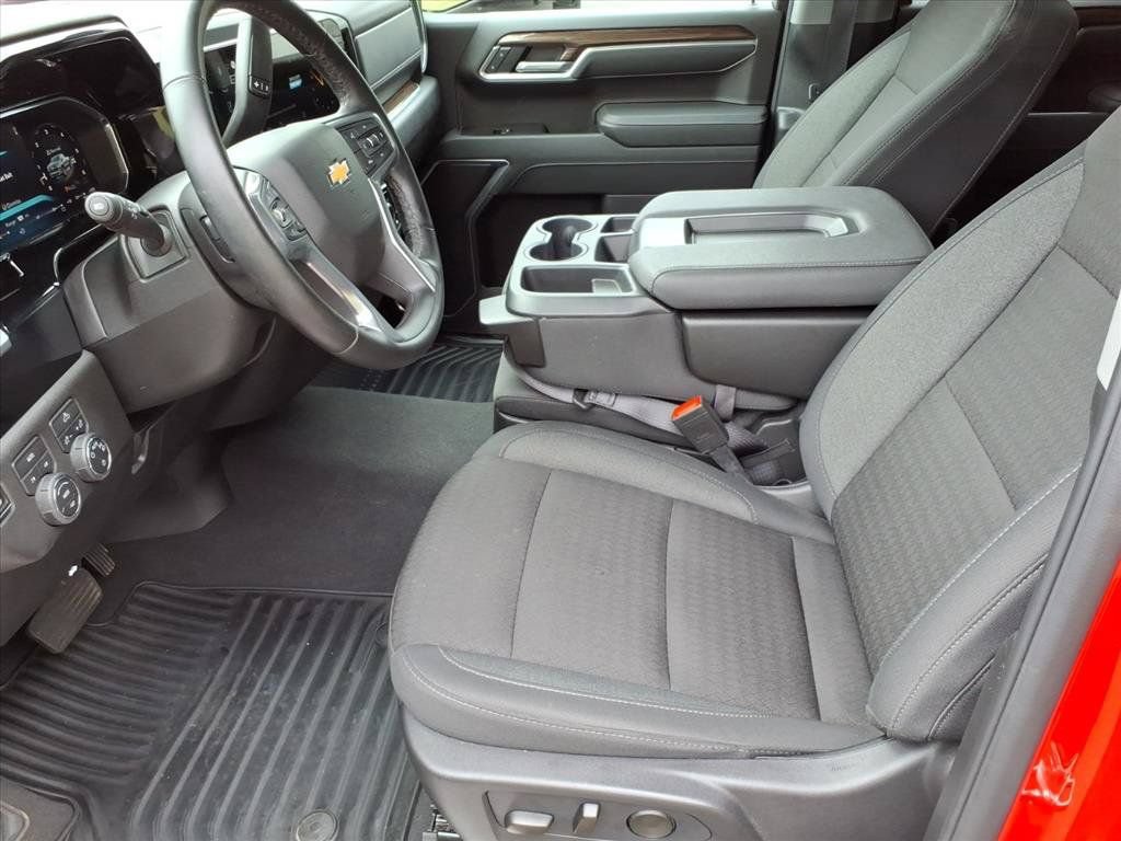 Used 2026 Chevrolet Silverado 1500 LT AWD/4WD image 11