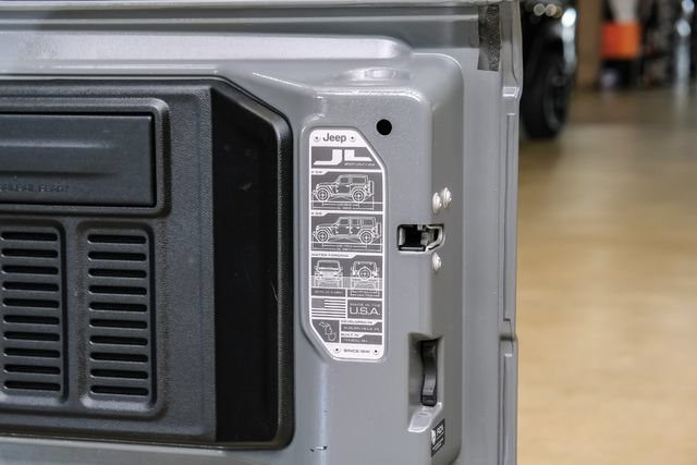 Used 2021 Jeep Wrangler Unlimited Sahara w/ Dual Top Group AWD/4WD image 75