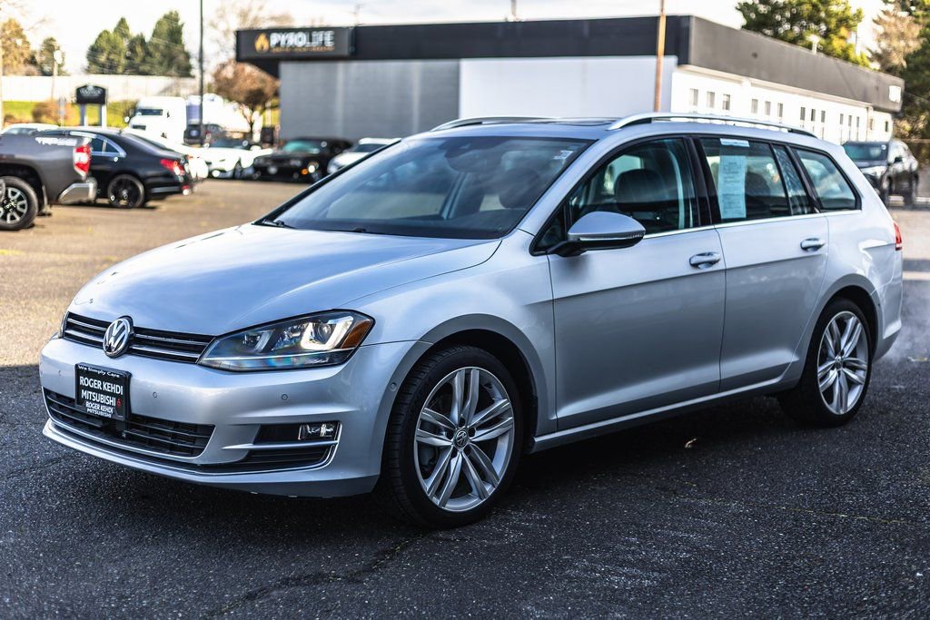 Used 2017 Volkswagen Golf SEL image 4