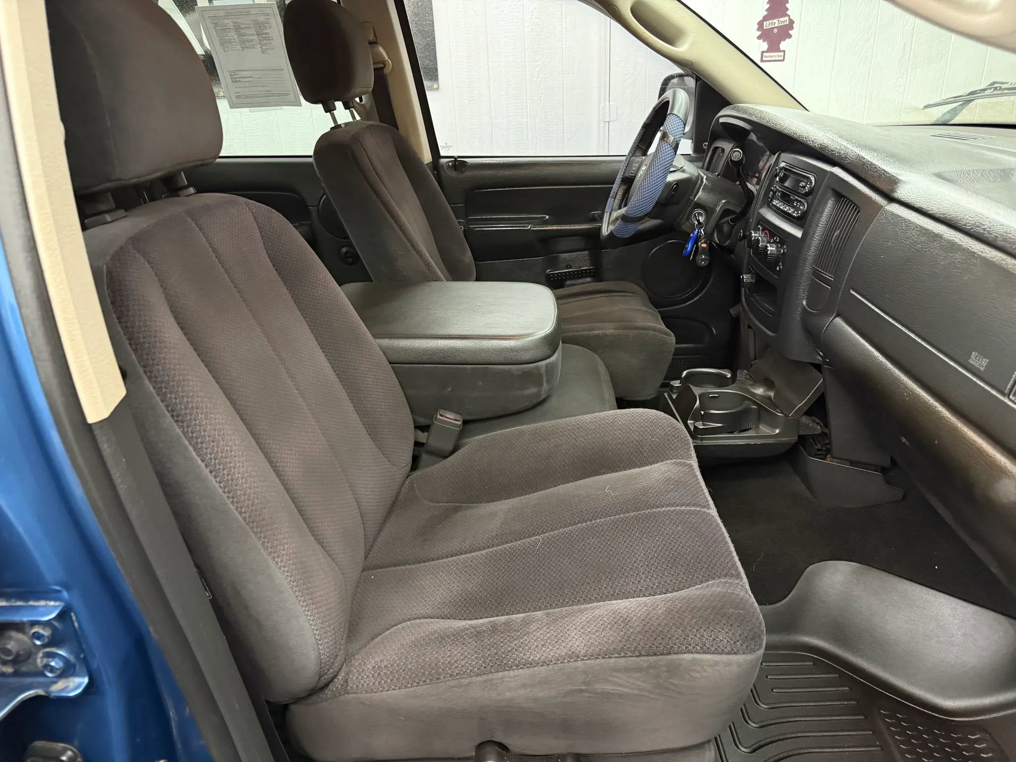 Used 2004 Dodge Ram 1500 Truck SLT w/ Quad Cab Value Group image 6