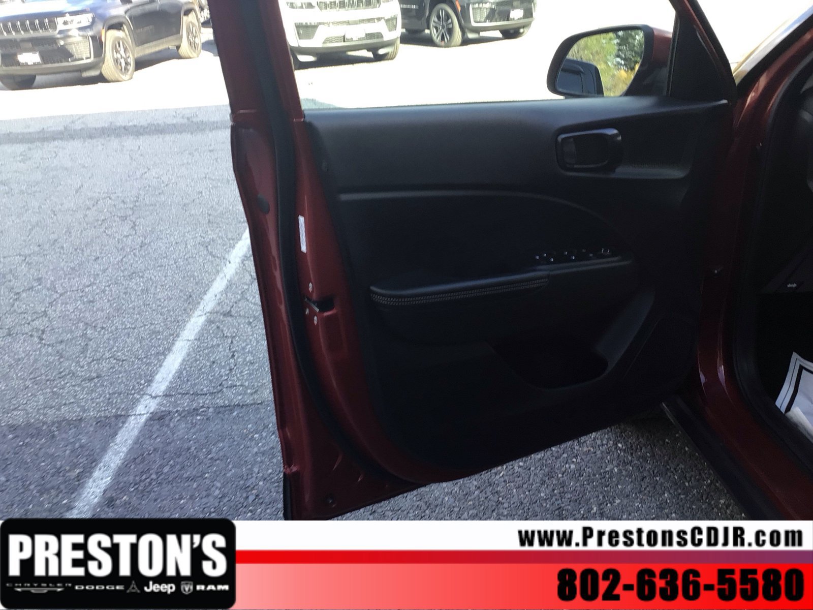 Used 2024 Hyundai Venue Limited FWD image 9