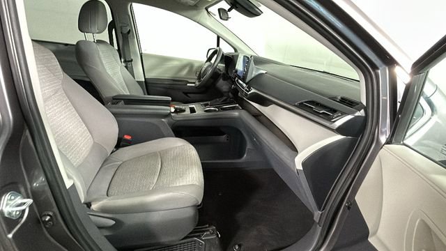 Used 2021 Toyota Sienna LE FWD image 31