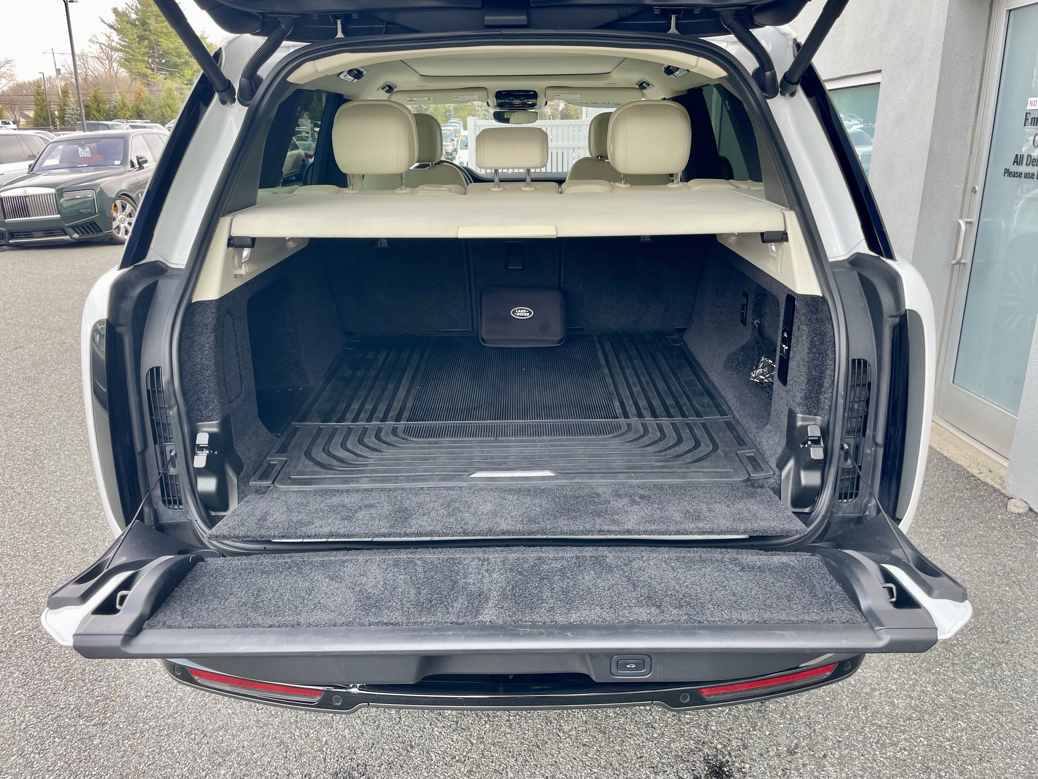 Certified 2023 Land Rover Range Rover SE image 36