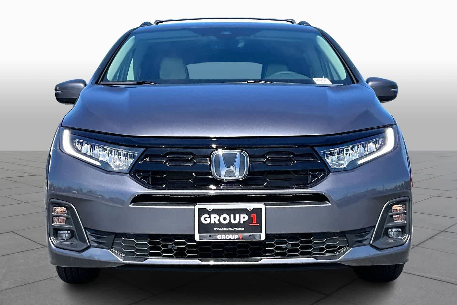 New 2026 Honda Odyssey Touring image 3