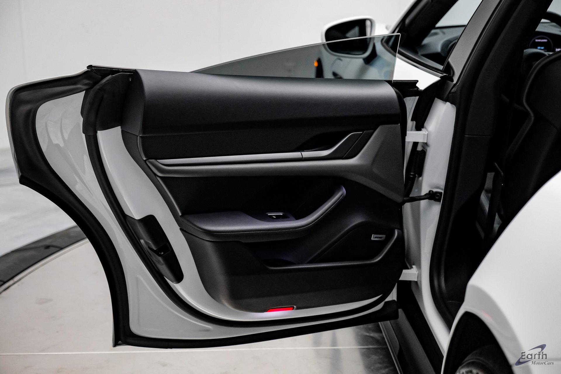 Used 2020 Porsche Taycan Turbo S image 78