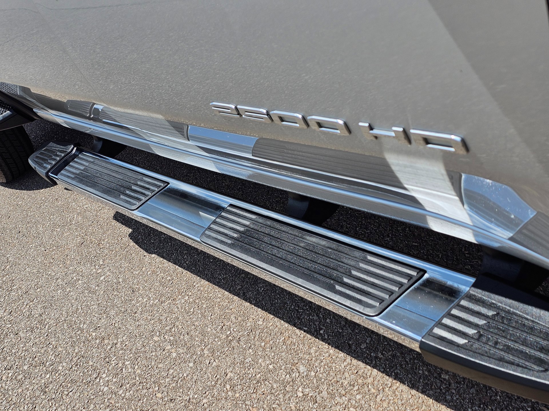 Used 2023 GMC Sierra 2500 SLE image 11