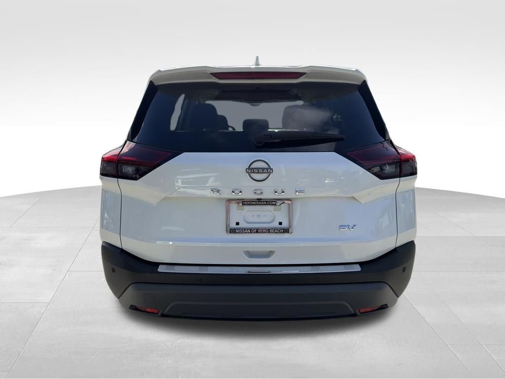 Used 2023 Nissan Rogue SV w/ SV Premium B Package image 7