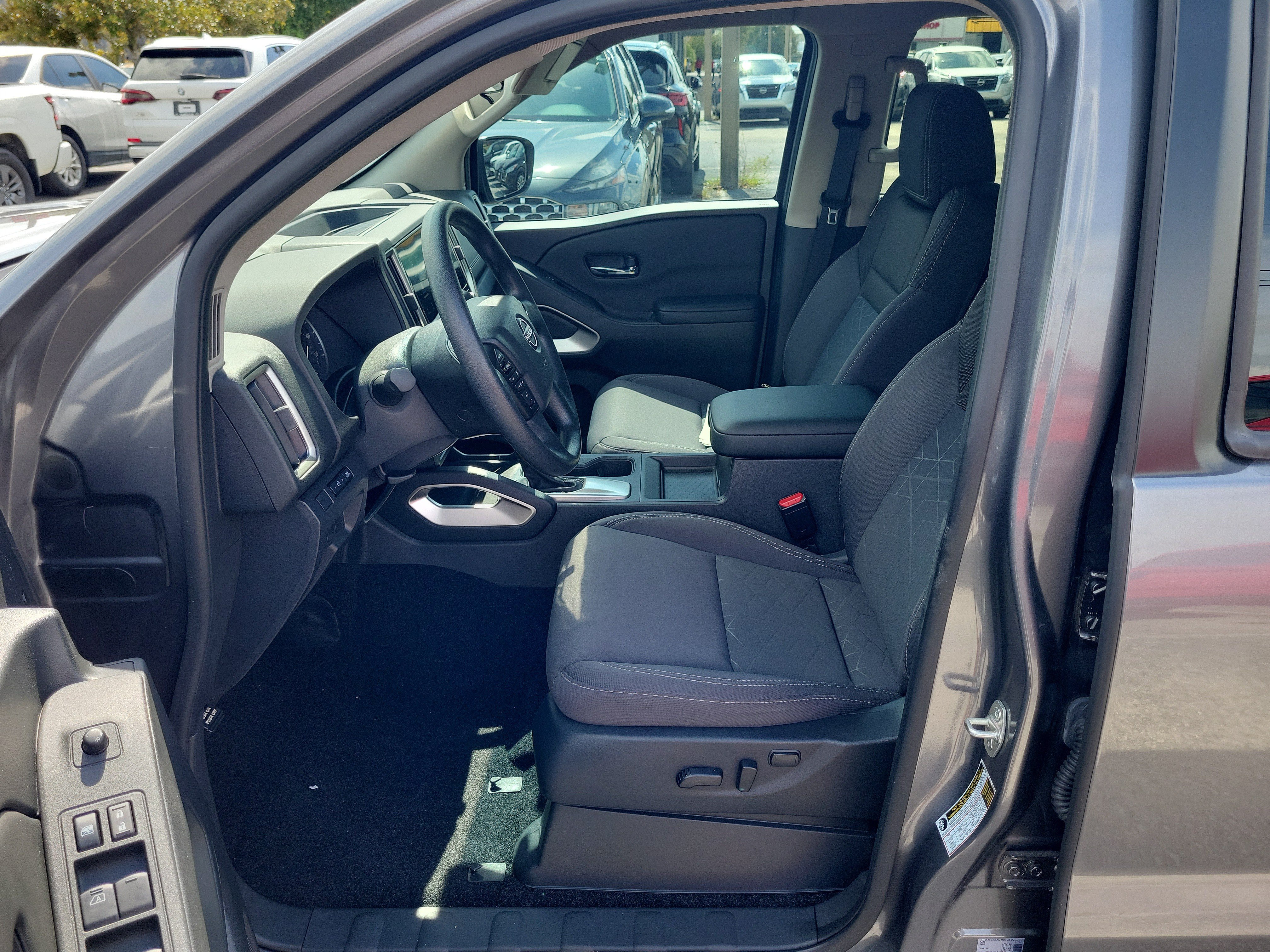 Certified 2025 Nissan Frontier SV RWD image 11