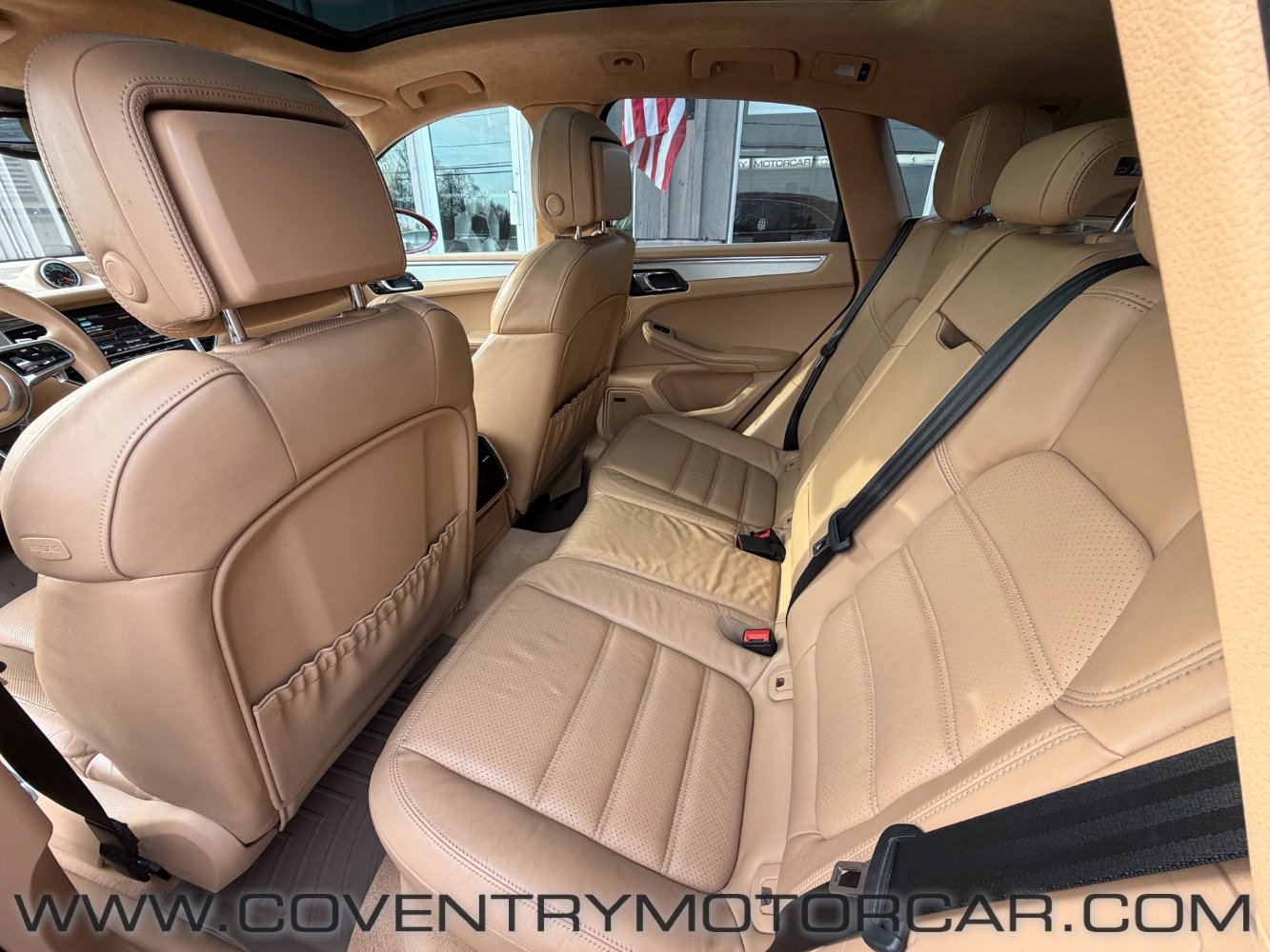 Used 2015 Porsche Macan Turbo image 38