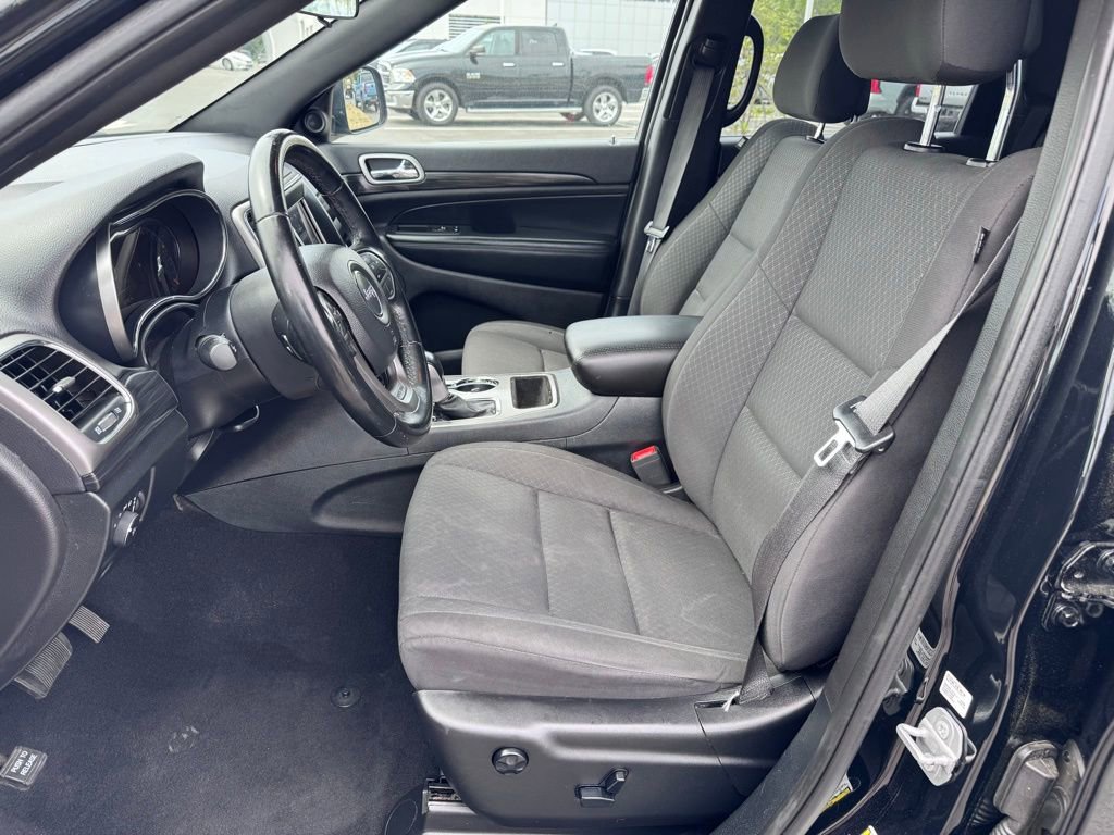 Used 2020 Jeep Grand Cherokee Laredo AWD/4WD image 10