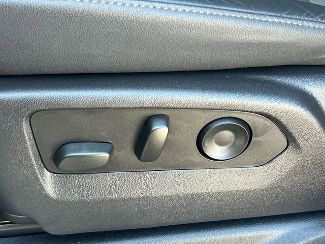 Used 2023 Chevrolet Silverado 1500 ZR2 w/ Technology Package image 33