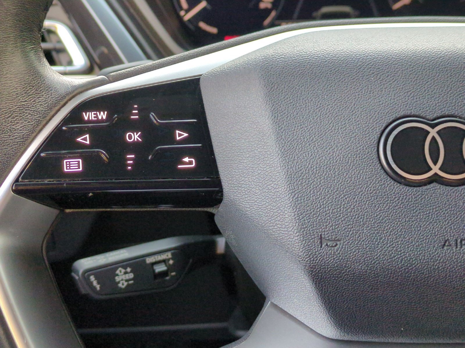 Used 2024 Audi Q4 e-tron Premium w/ Convenience Package AWD/4WD image 10