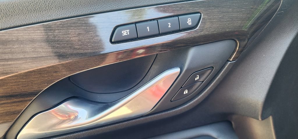 Used 2019 GMC Terrain Denali w/ Advanced Safety Package FWD image 13
