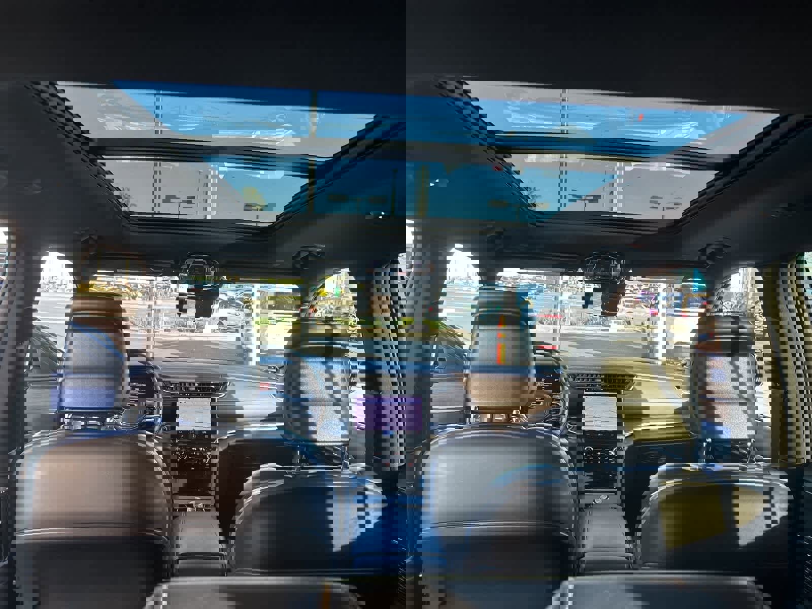 Used 2023 Jeep Grand Cherokee Overland w/ Adv Protech Group III image 31