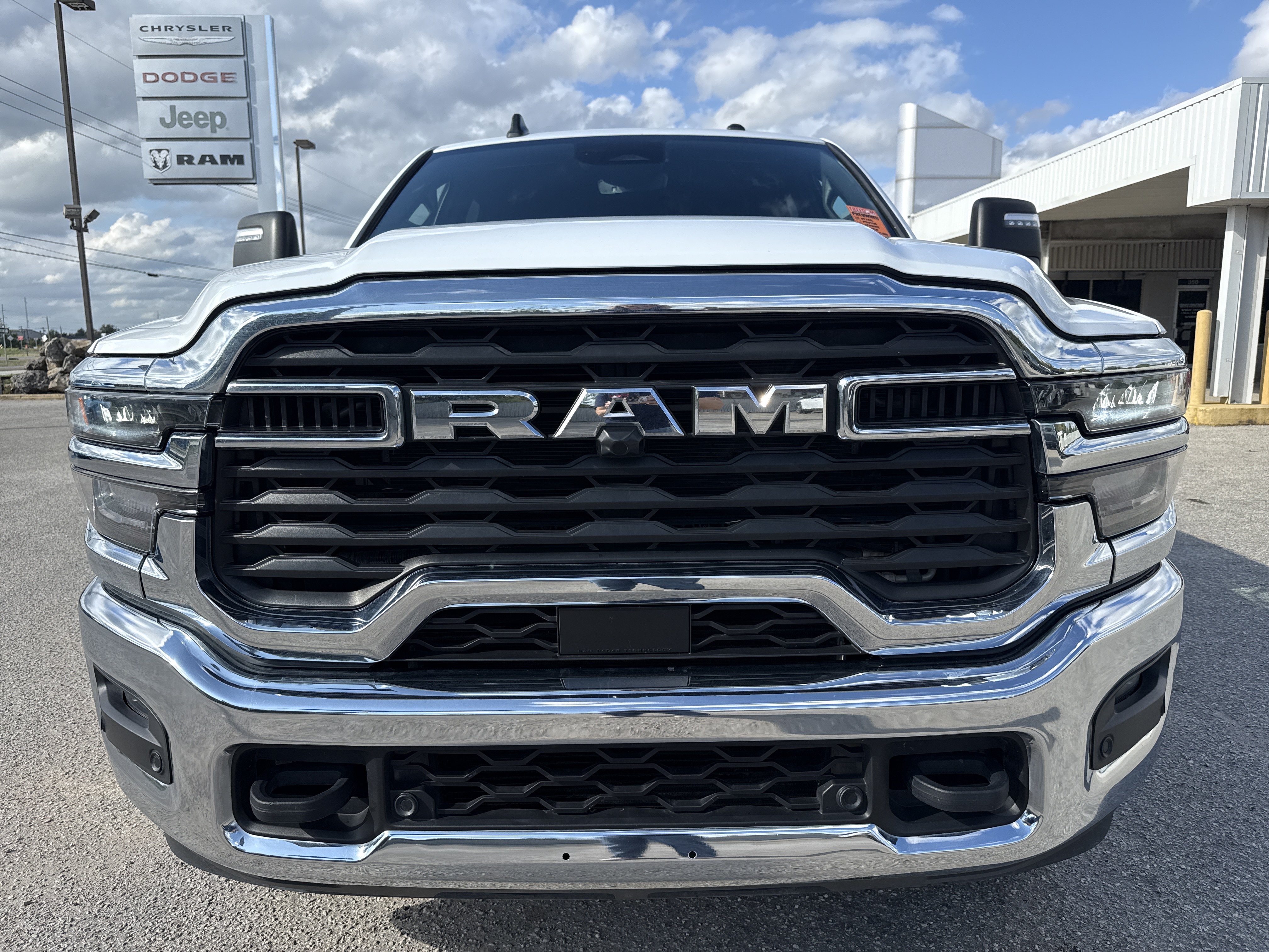 Used 2025 RAM 2500 Big Horn AWD/4WD image 3