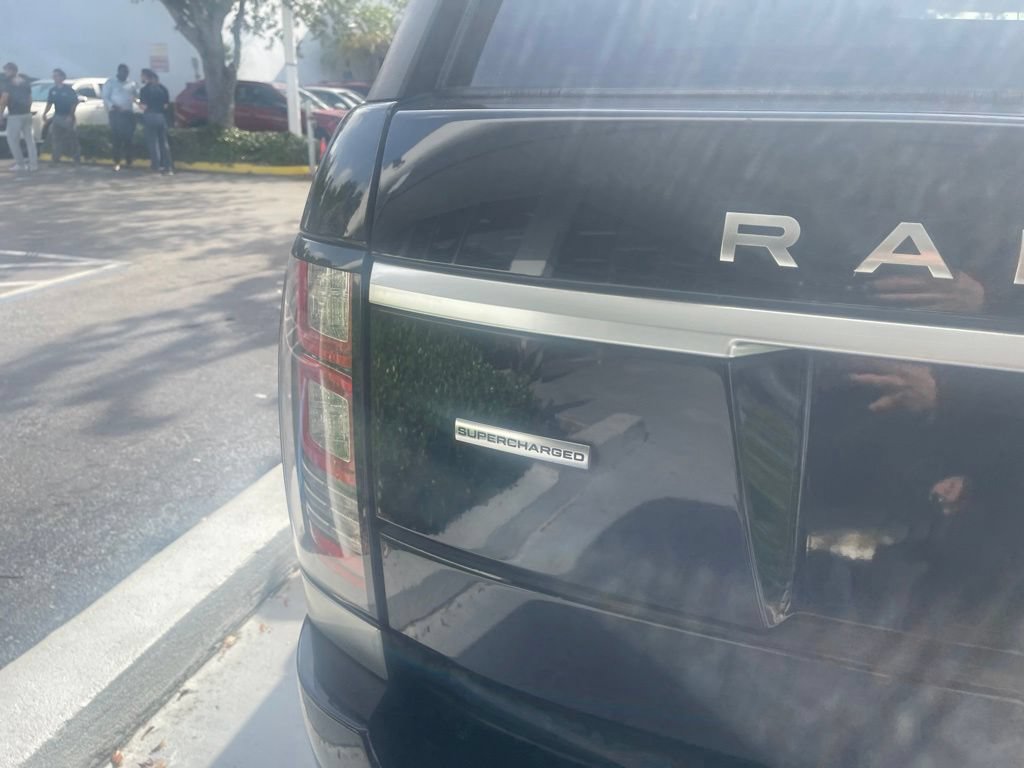 Used 2017 Land Rover Range Rover Supercharged AWD/4WD image 6