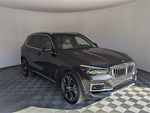 Used 2022 BMW X5 sDrive40i w/ Premium Package image 2