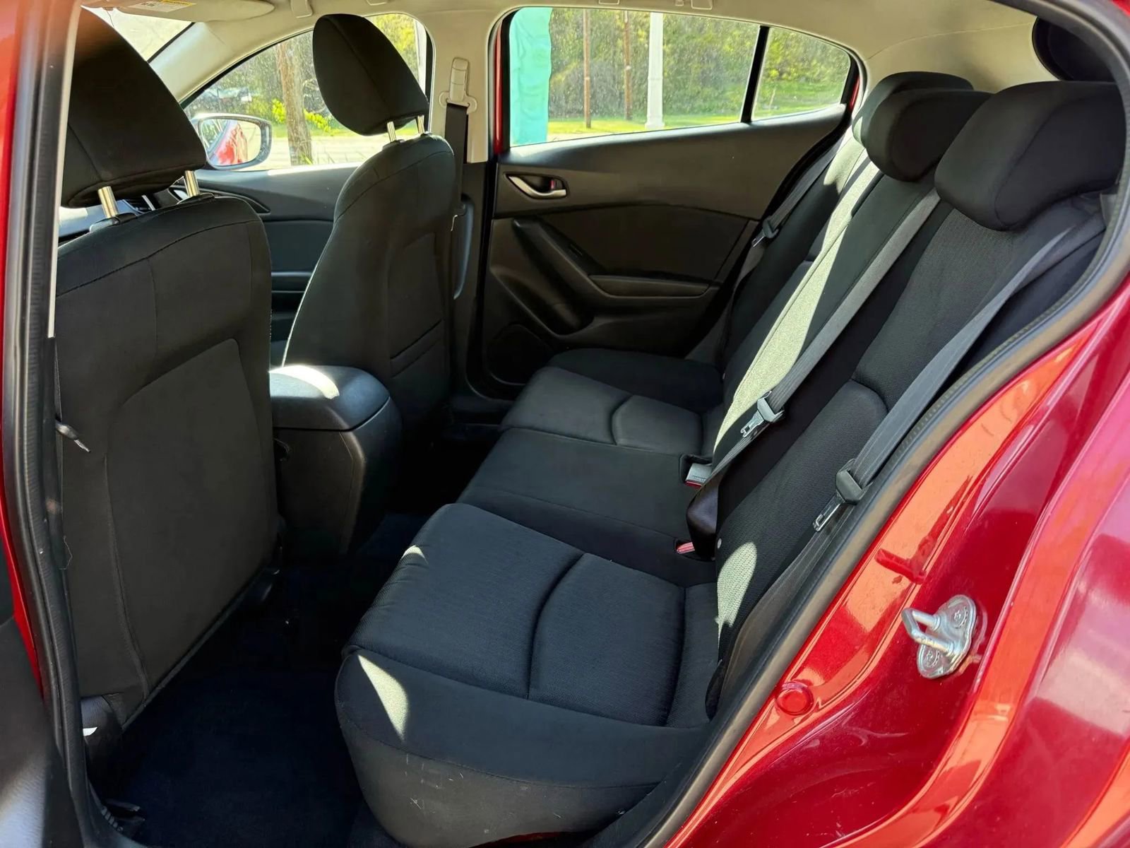 Used 2014 MAZDA MAZDA3 i Sport image 18