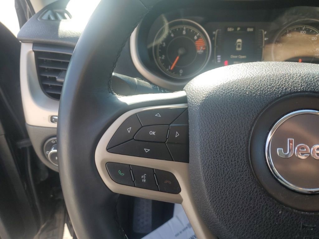 Used 2017 Jeep Cherokee Latitude w/ Comfort & Sound Group image 17