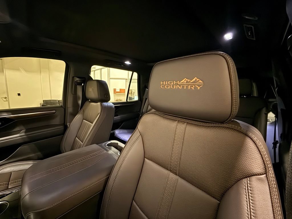 Used 2026 Chevrolet Tahoe High Country AWD/4WD image 20