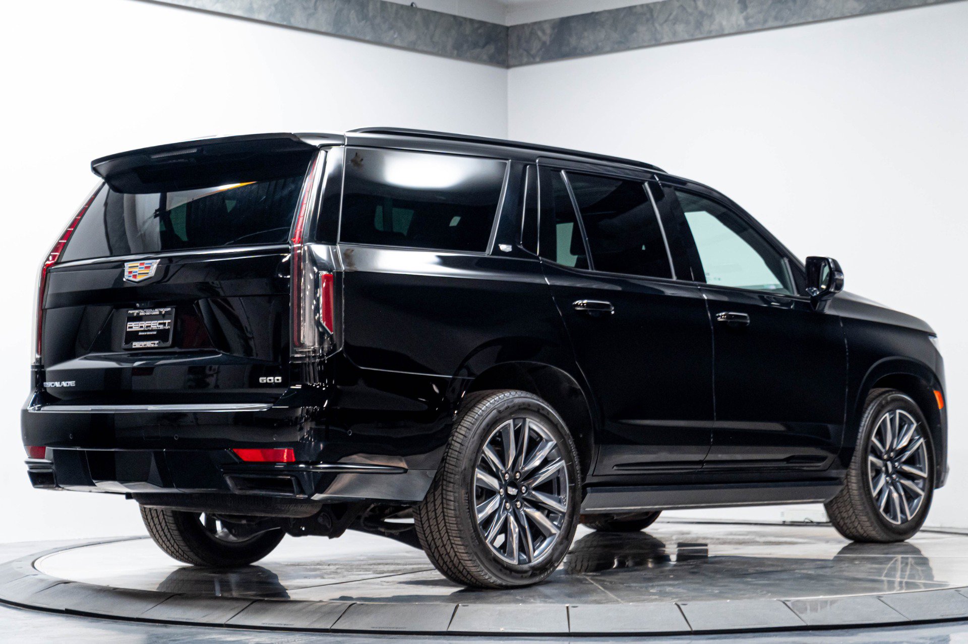 Used 2024 Cadillac Escalade Sport Platinum AWD/4WD image 16