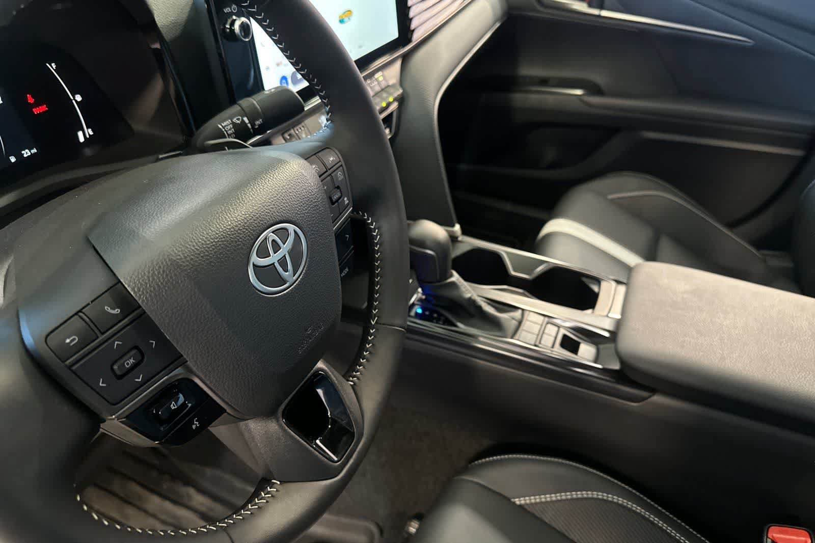 Used 2026 Toyota Camry SE w/ Multimedia Upgrade Package FWD image 14