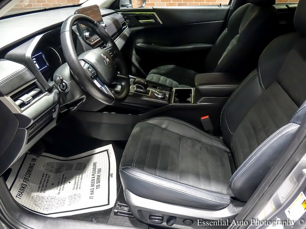 Used 2023 Mitsubishi Outlander SE image 13