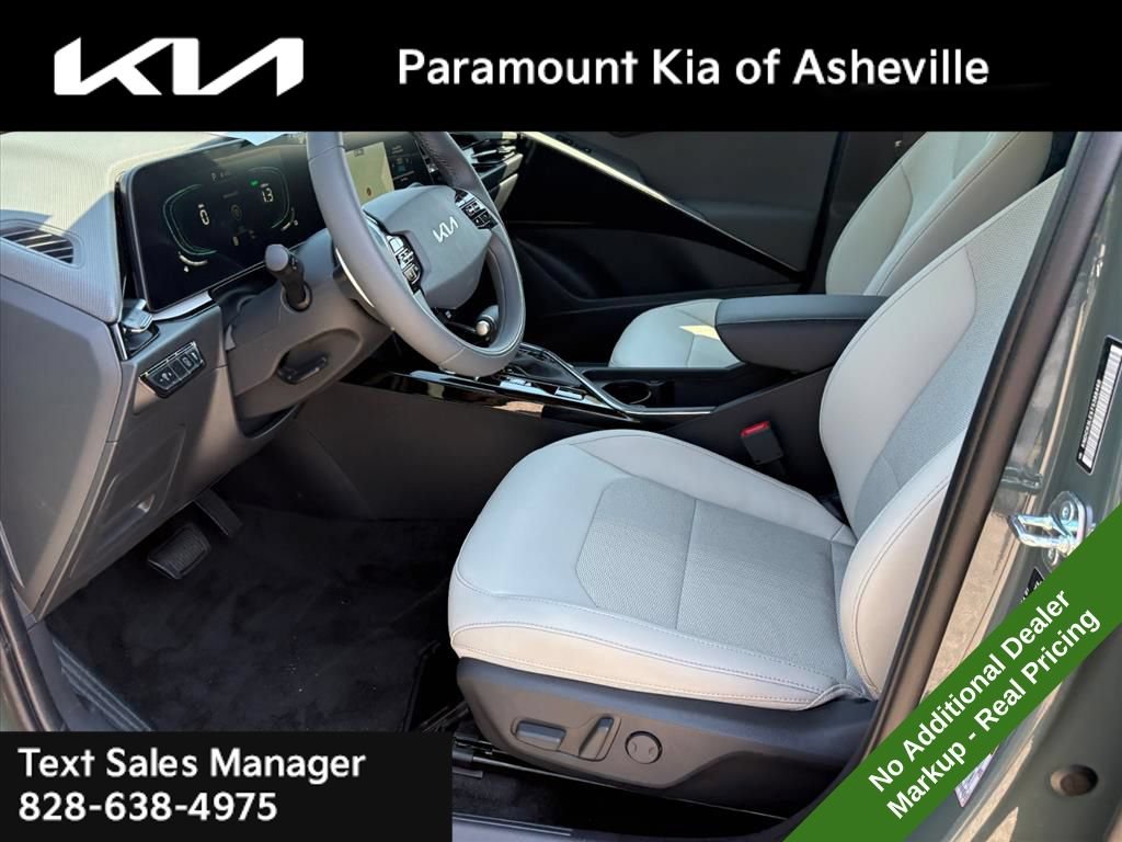 New 2026 Kia Niro EX FWD image 17