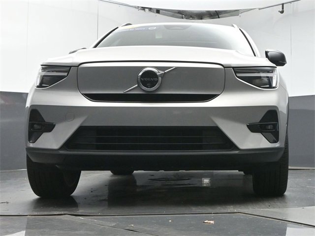 Used 2024 Volvo XC40 Recharge Plus w/ Protection Package Premier image 32