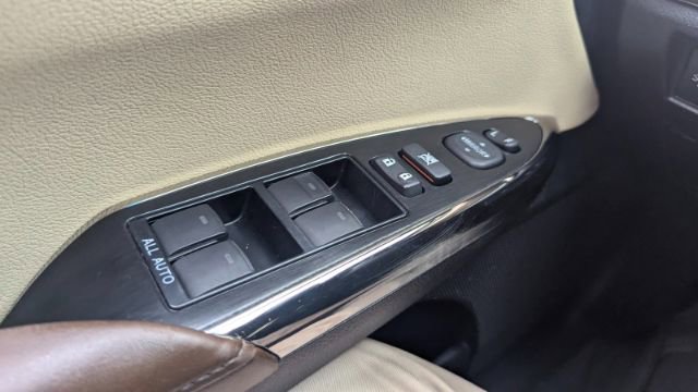 Used 2018 Toyota Avalon XLE Plus image 33