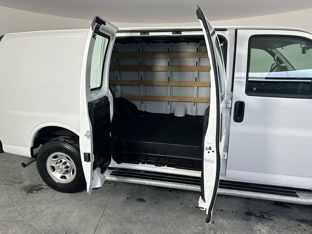 Used 2024 Chevrolet Express 2500 w/ Driver Convenience Package RWD image 12