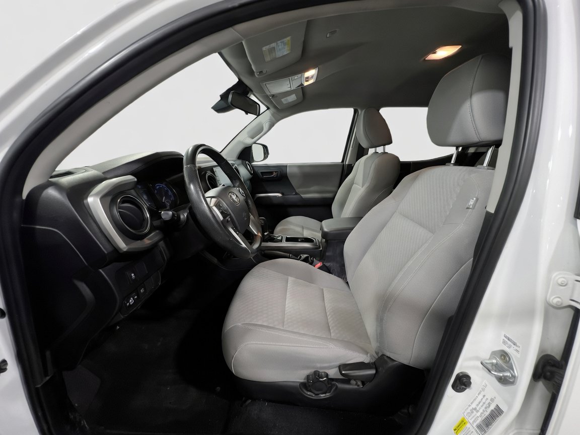 Used 2023 Toyota Tacoma SR5 RWD image 14