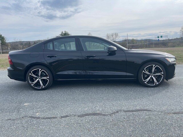Used 2024 Volvo S60 B5 Plus AWD/4WD image 5