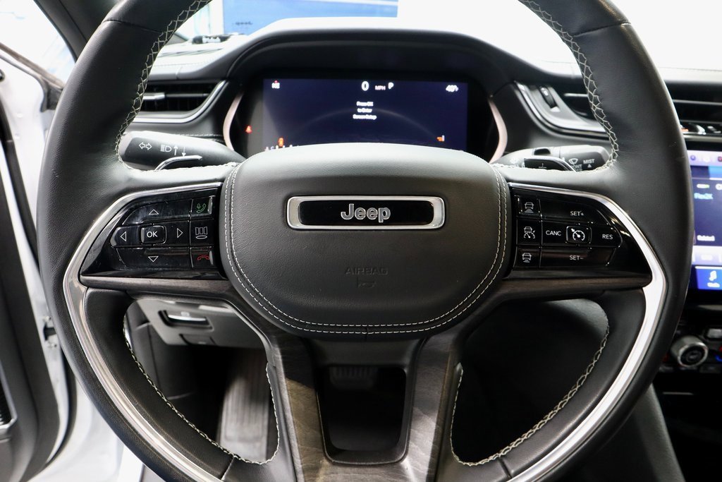 Used 2022 Jeep Grand Cherokee Overland w/ Luxury Tech Group IV image 34