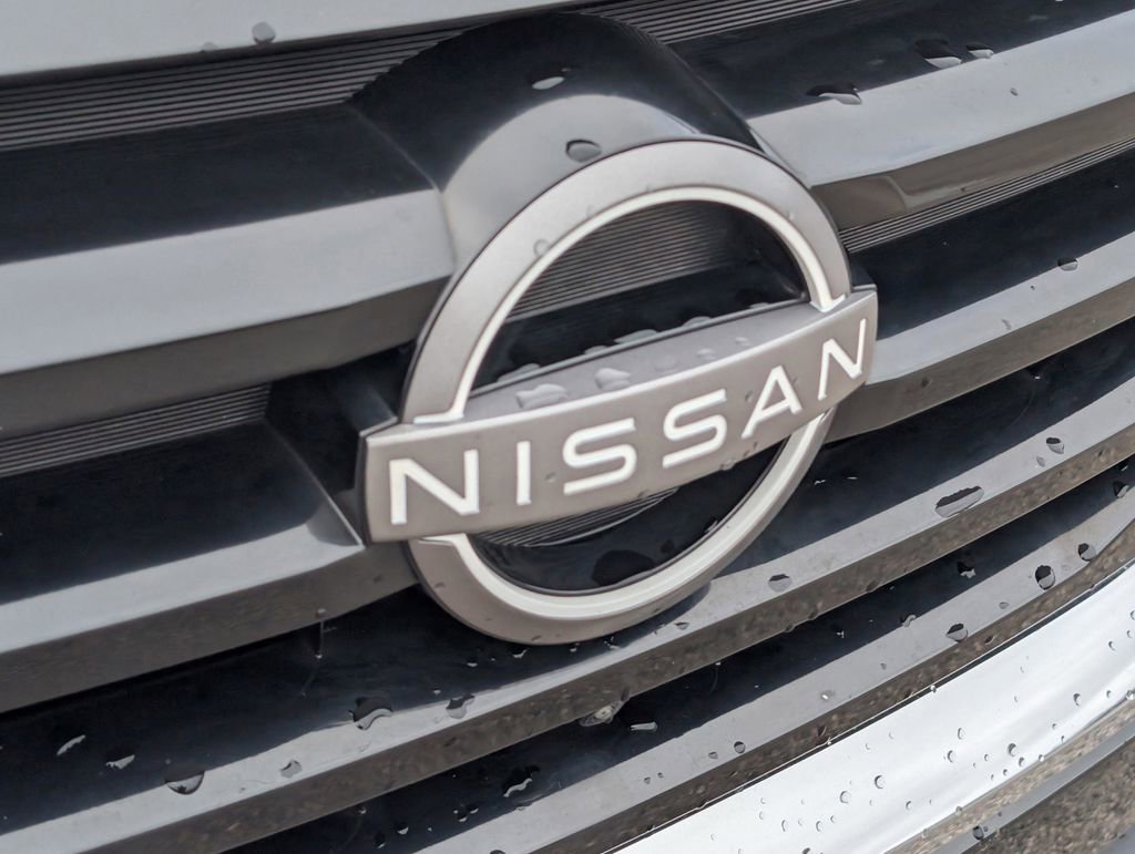 Used 2023 Nissan Pathfinder Platinum w/ Cargo Package image 10