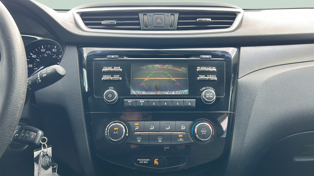 Used 2016 Nissan Rogue S FWD image 9
