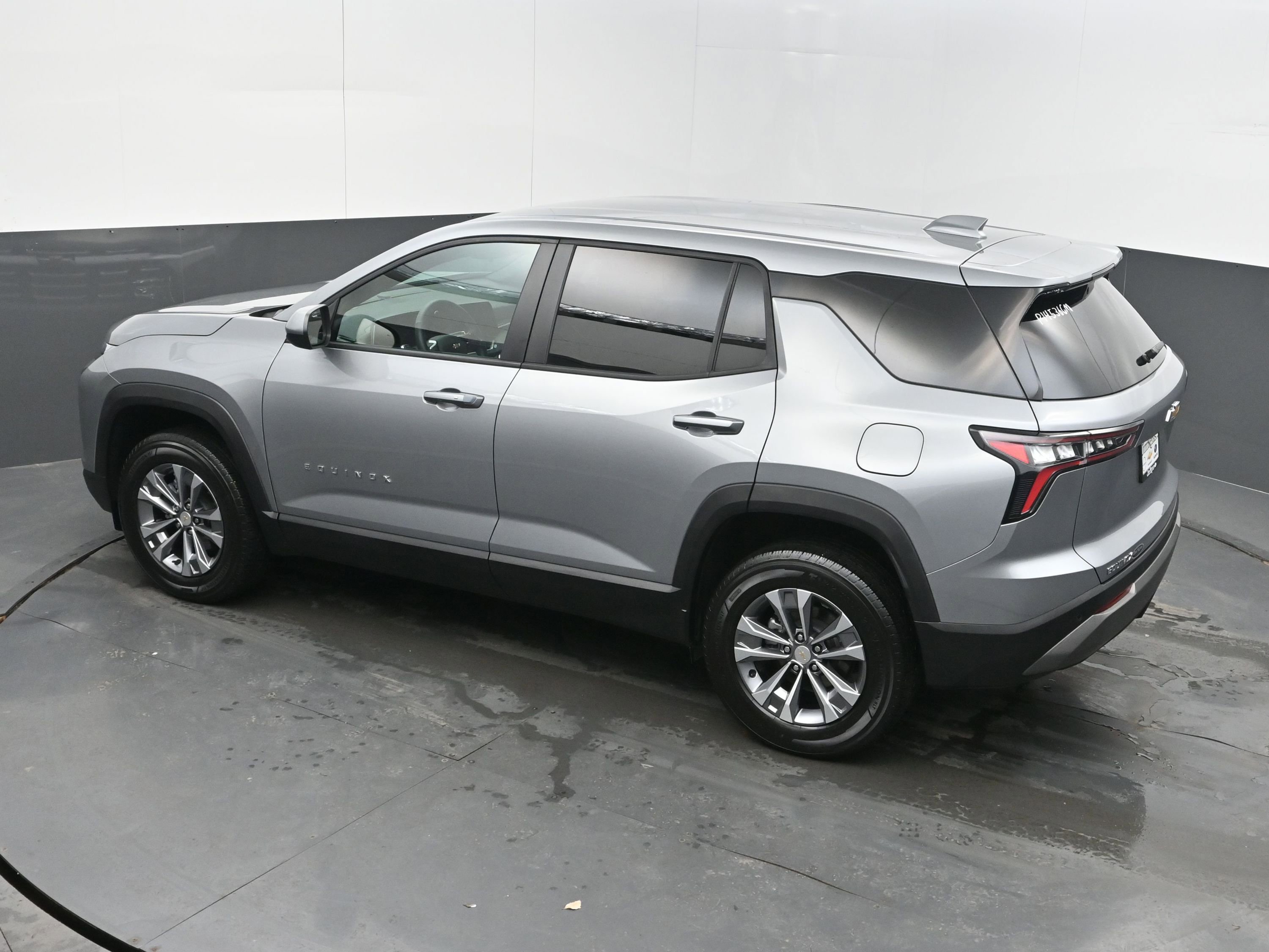 Used 2025 Chevrolet Equinox LT image 34