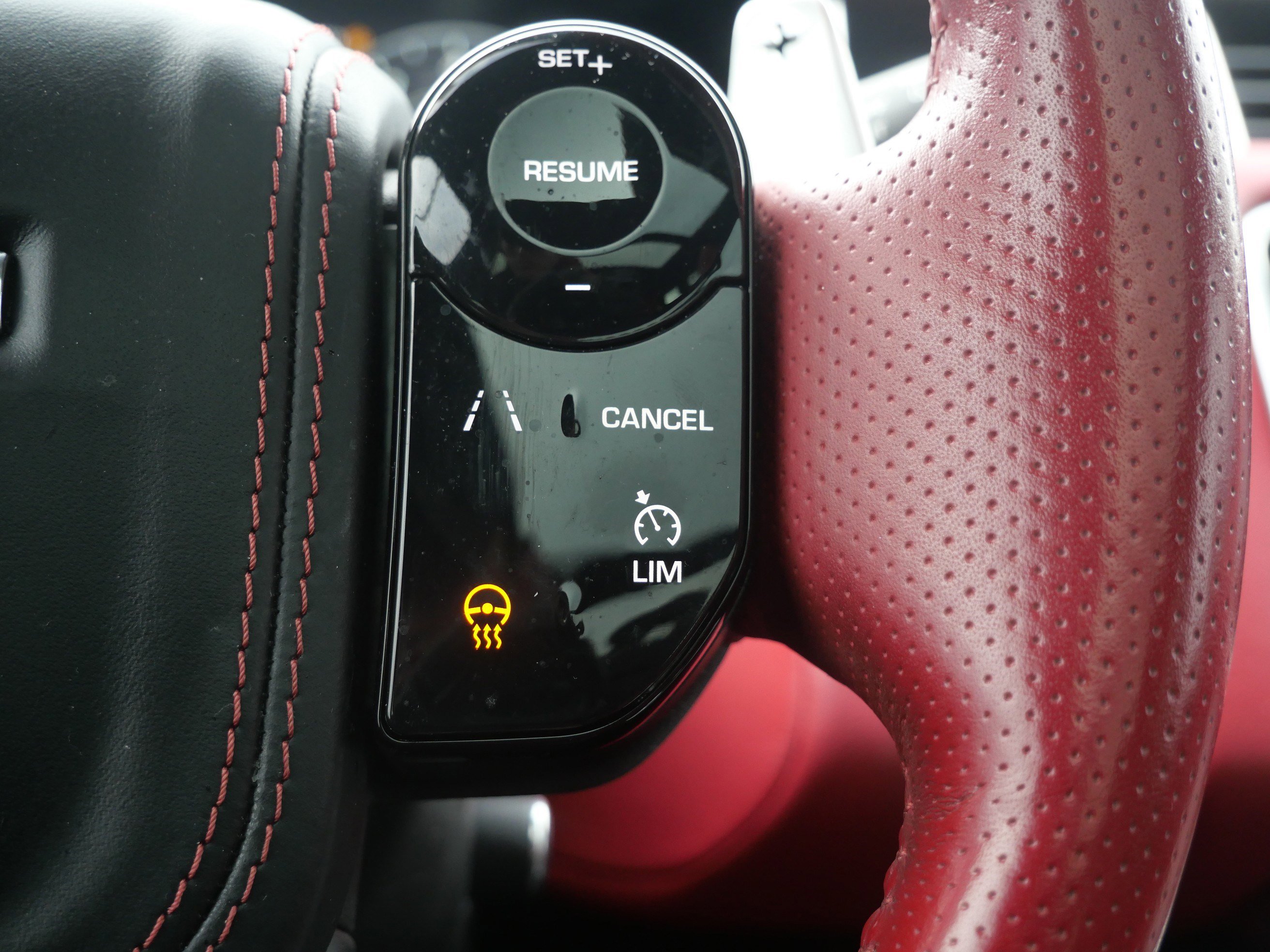 Used 2020 Land Rover Range Rover Sport SVR image 26