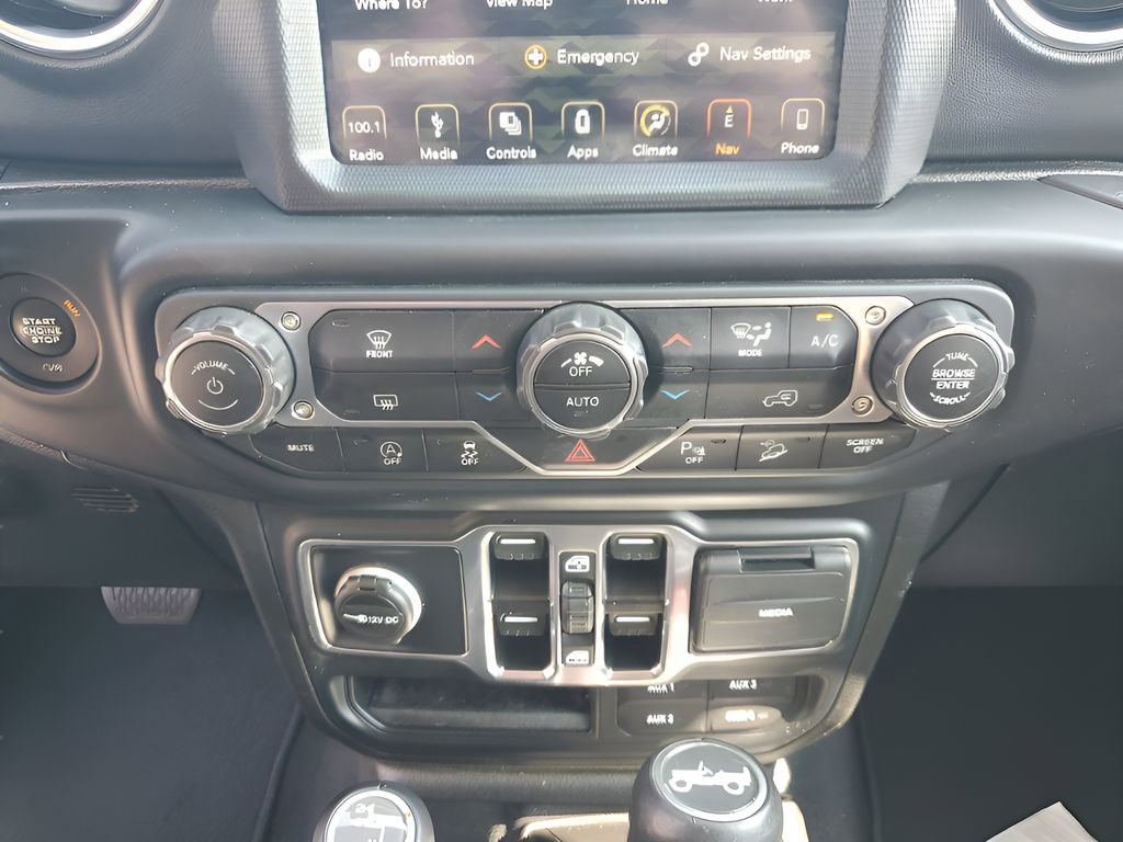 Used 2019 Jeep Wrangler Unlimited Sahara image 38