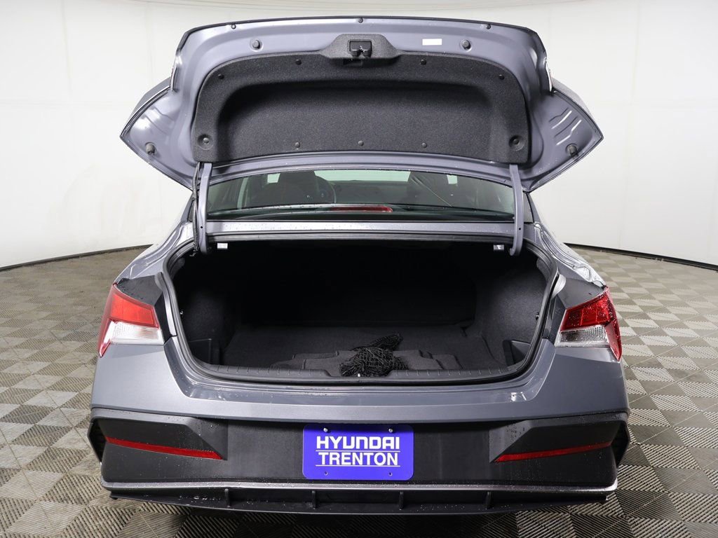 Certified 2024 Hyundai Elantra SEL image 14