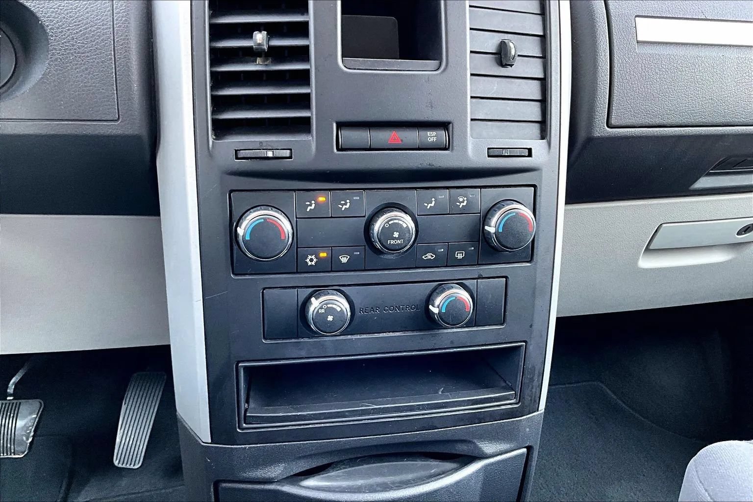 Used 2010 Dodge Grand Caravan Hero w/ Popular Equipment Group FWD image 11
