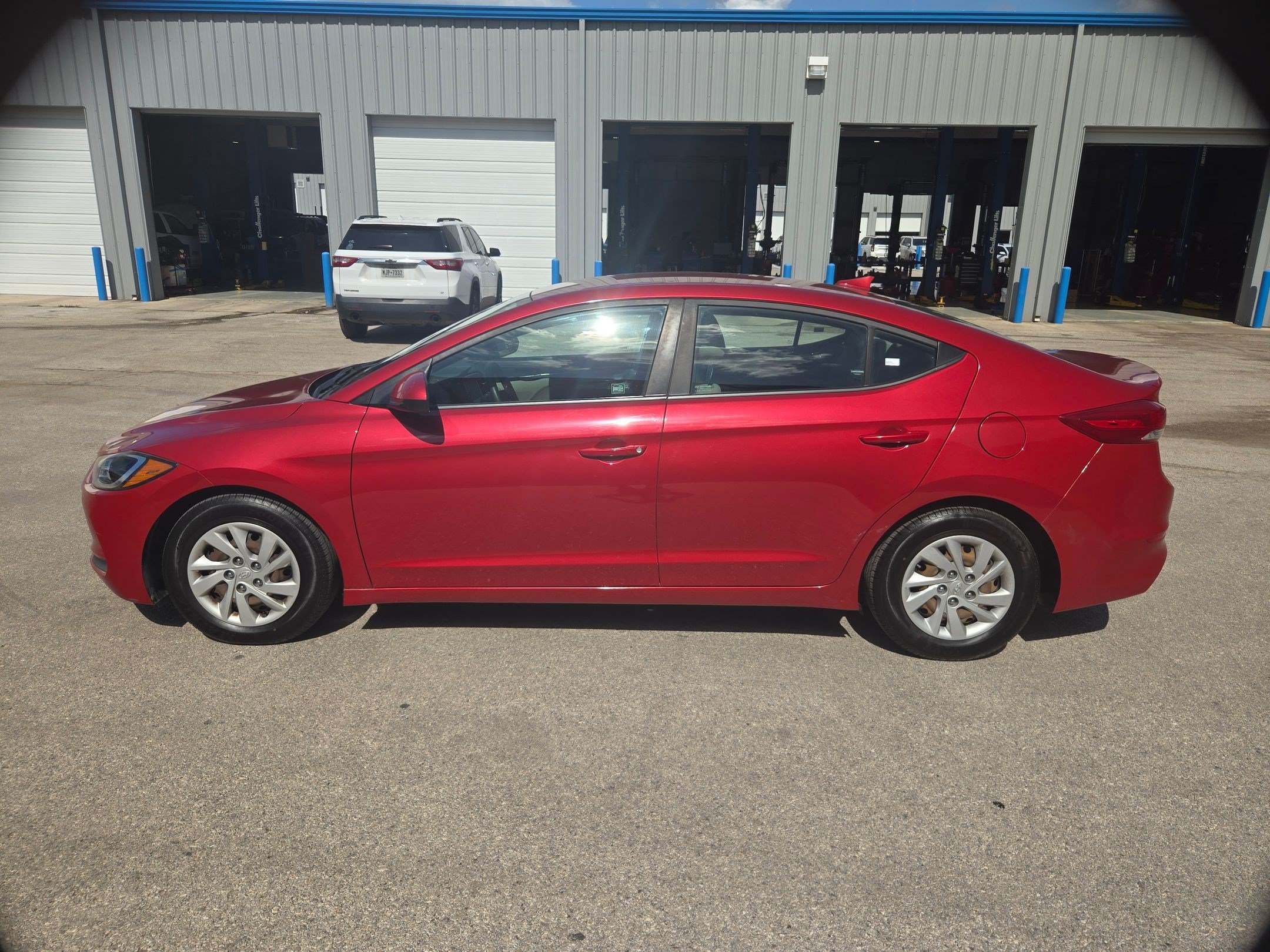 Used 2018 Hyundai Elantra SE w/ SE Connectivity Package 04 FWD image 6