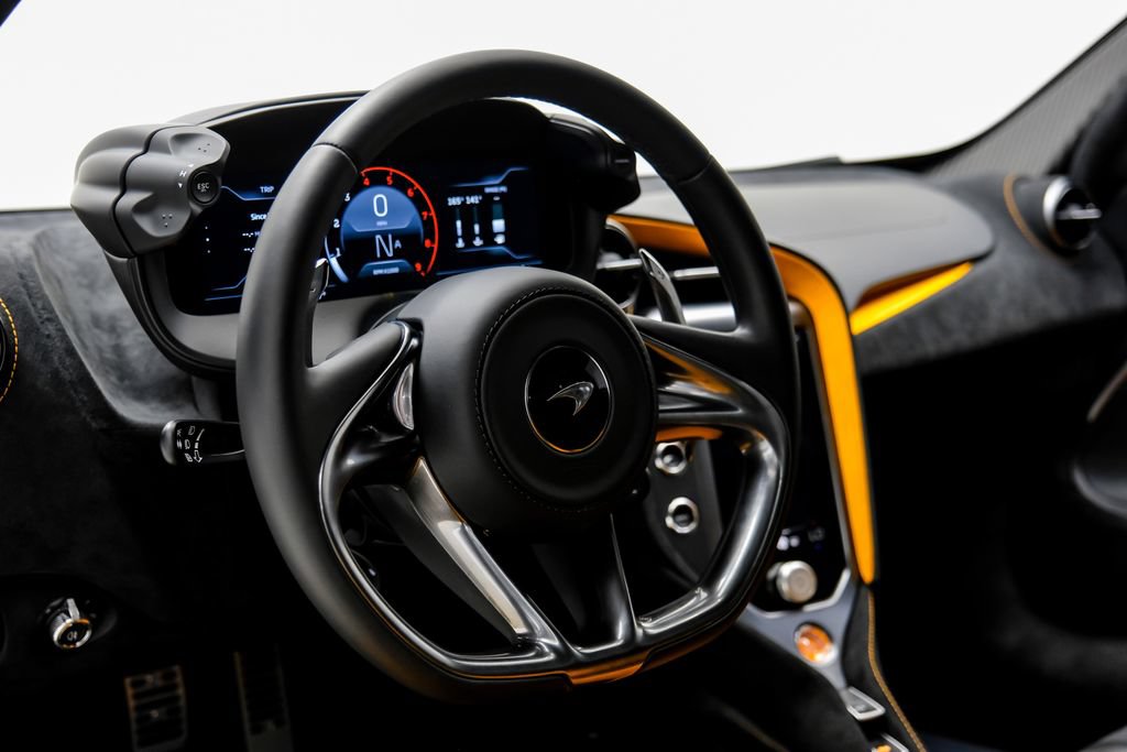 Used 2026 McLaren 750S Spider RWD image 19
