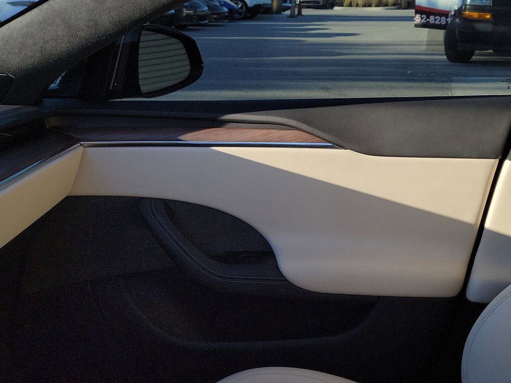 Used 2021 Tesla Model S Long Range image 24