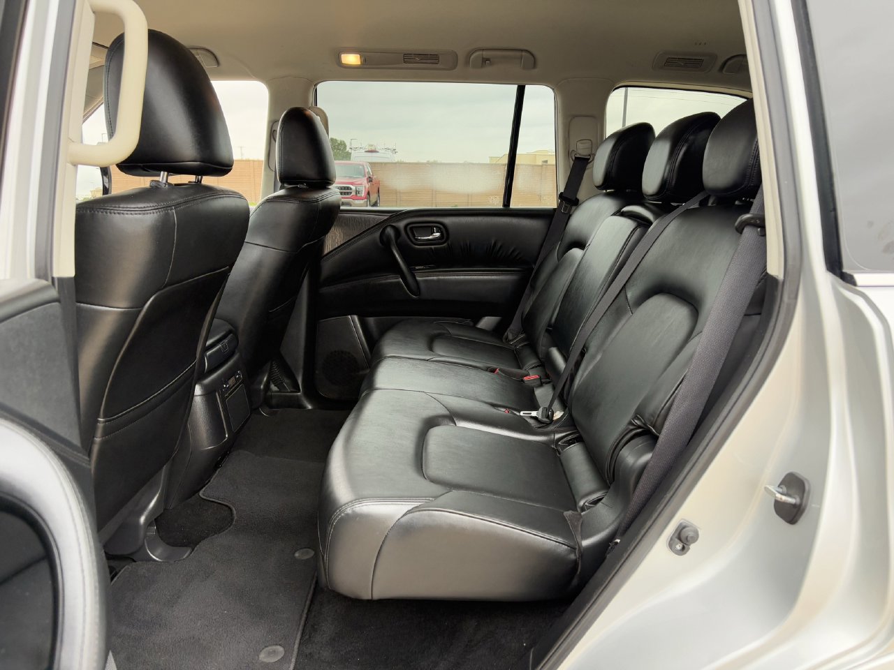 Used 2024 Nissan Armada SV RWD image 26